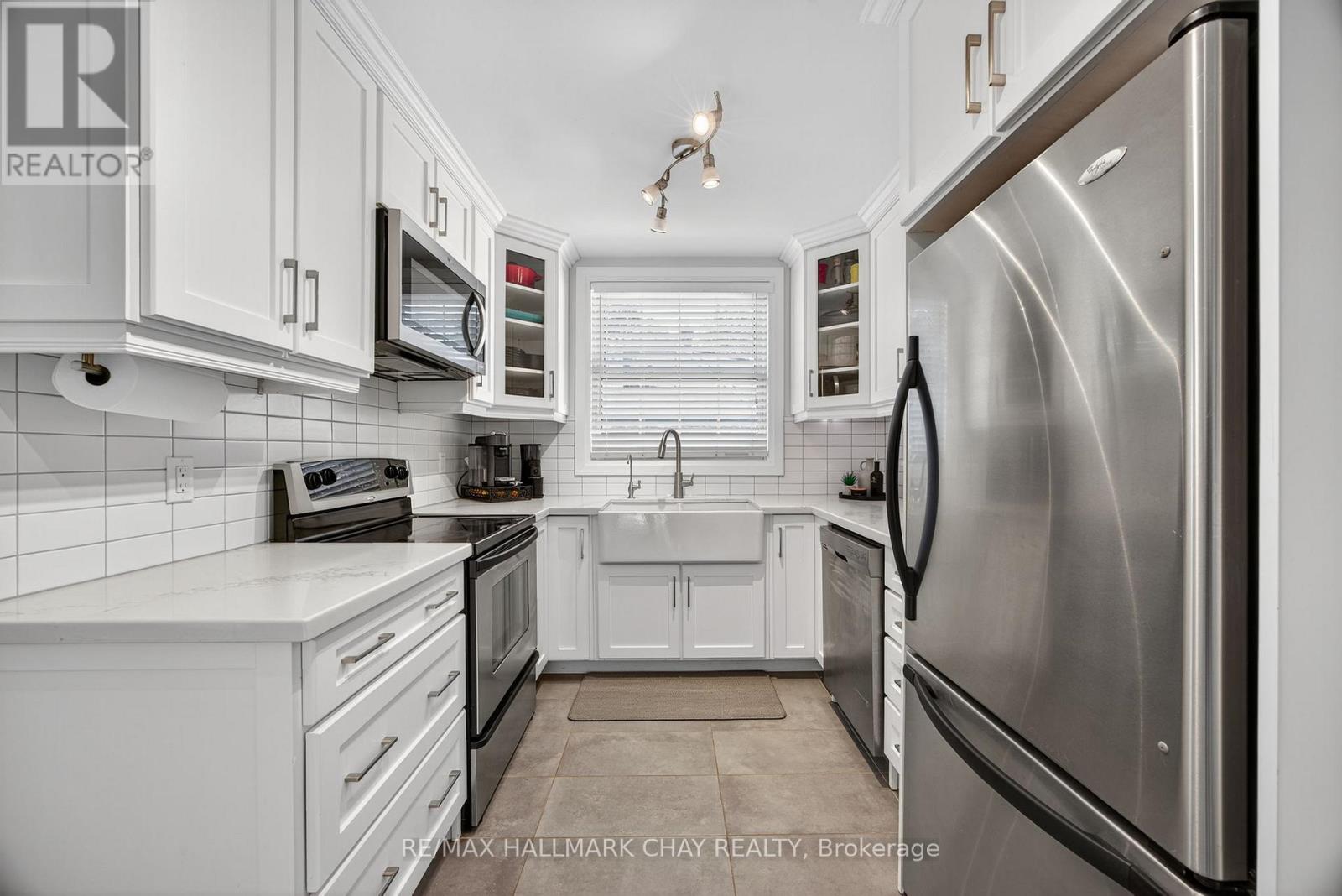 107 Peel Street, Barrie (Wellington), Ontario  L4M 3L5 - Photo 18 - S12678242