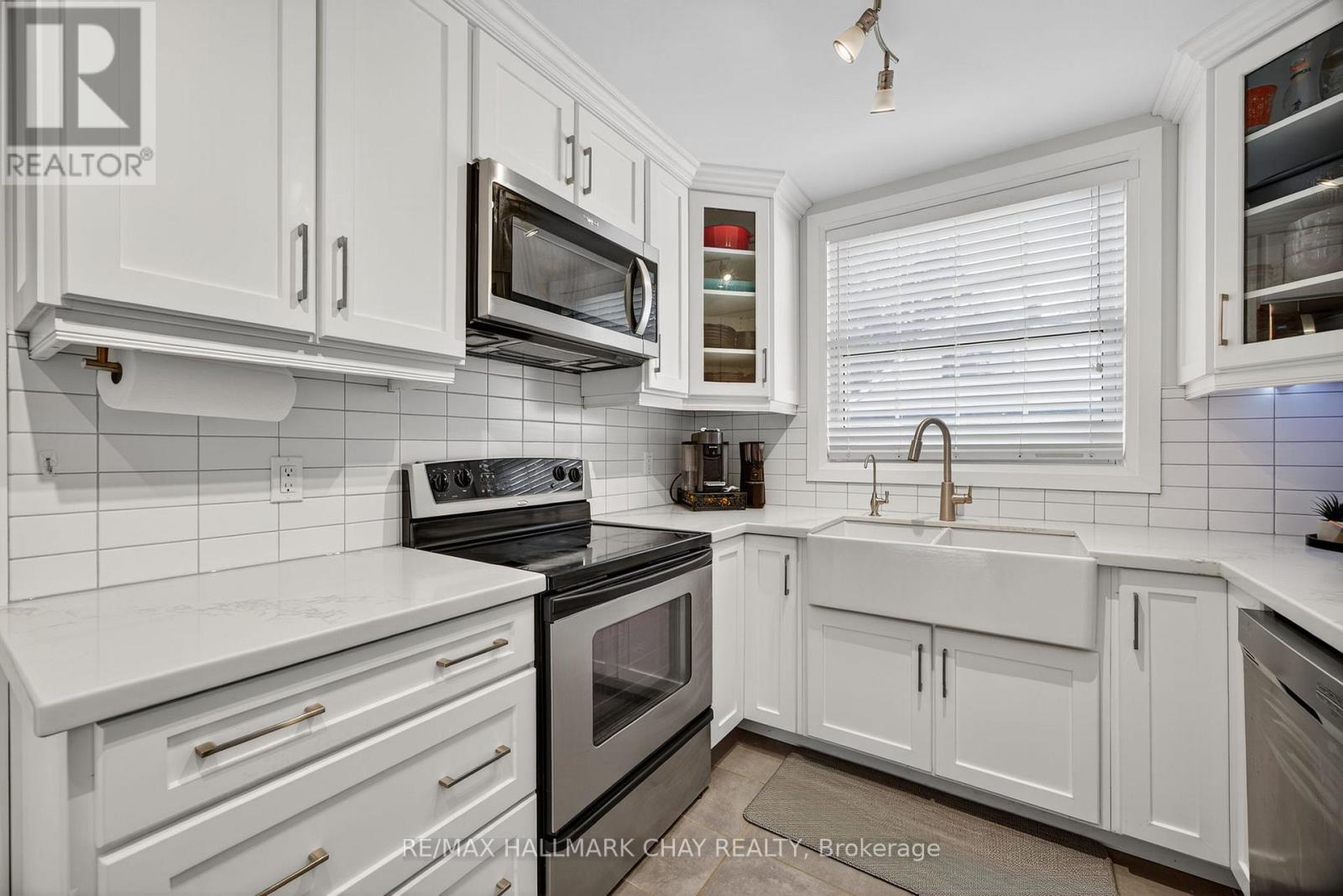 107 Peel Street, Barrie (Wellington), Ontario  L4M 3L5 - Photo 19 - S12678242