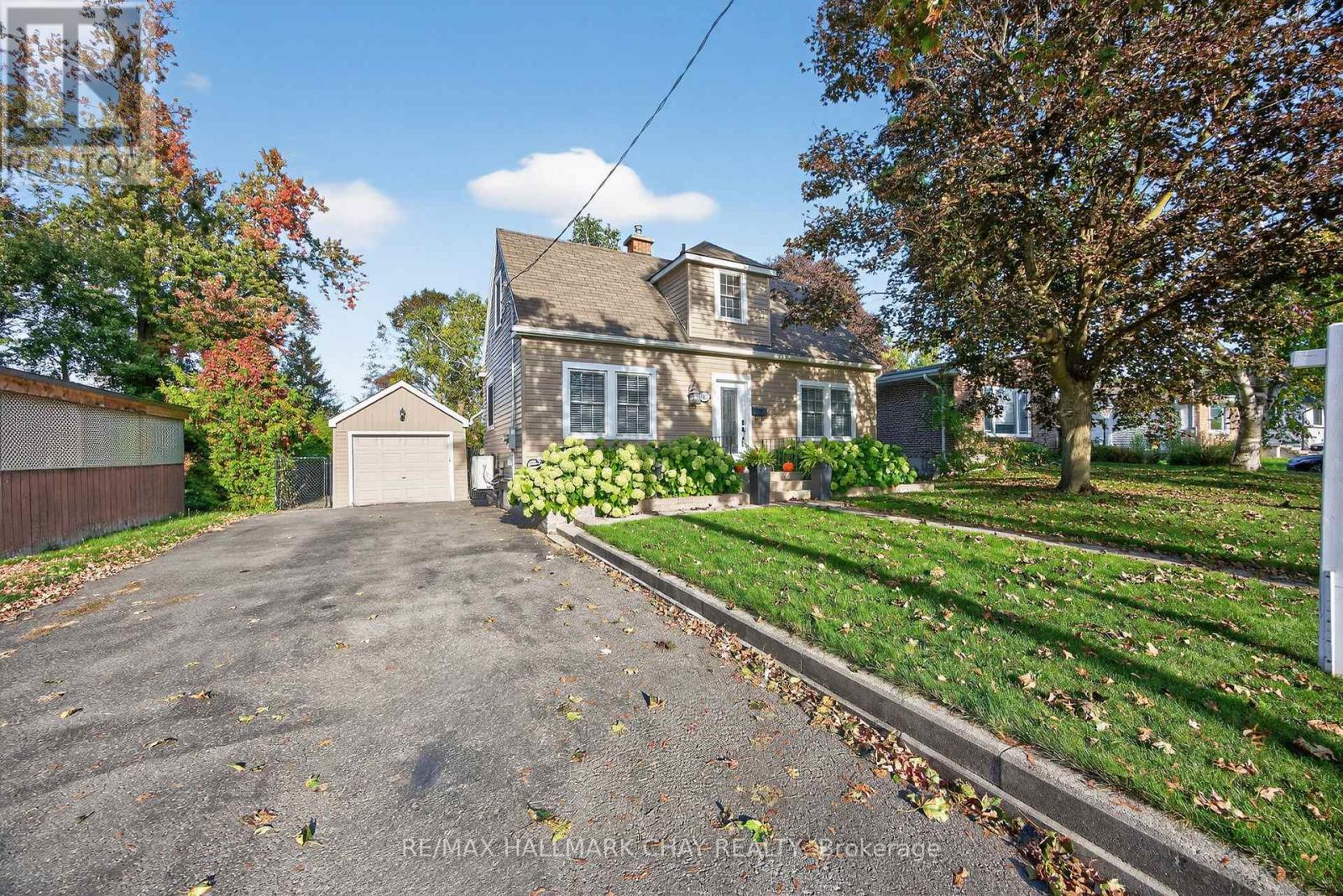 107 Peel Street, Barrie (Wellington), Ontario  L4M 3L5 - Photo 4 - S12678242