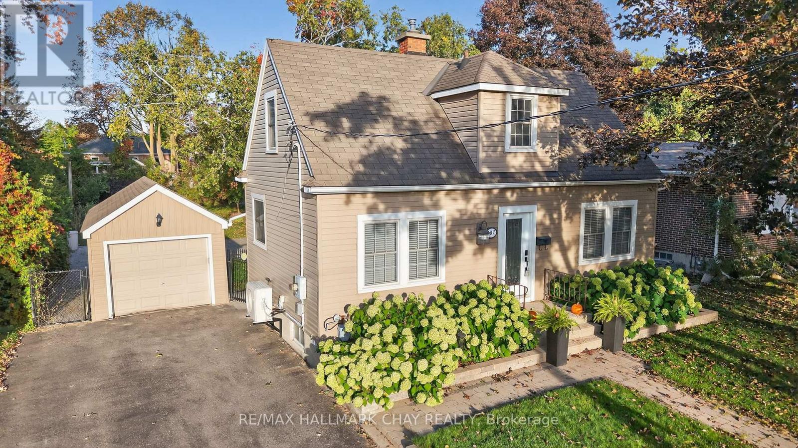 107 Peel Street, Barrie (Wellington), Ontario  L4M 3L5 - Photo 45 - S12678242