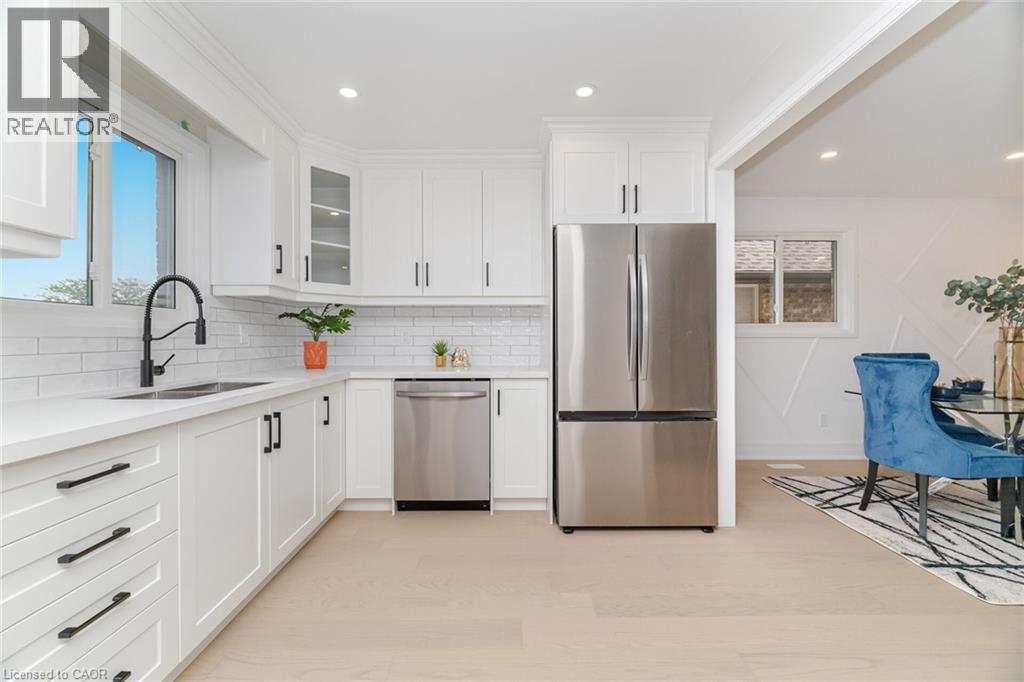 2392 Arnold Crescent, Burlington, Ontario L7P 4G3 - Photo 7 - 40797090