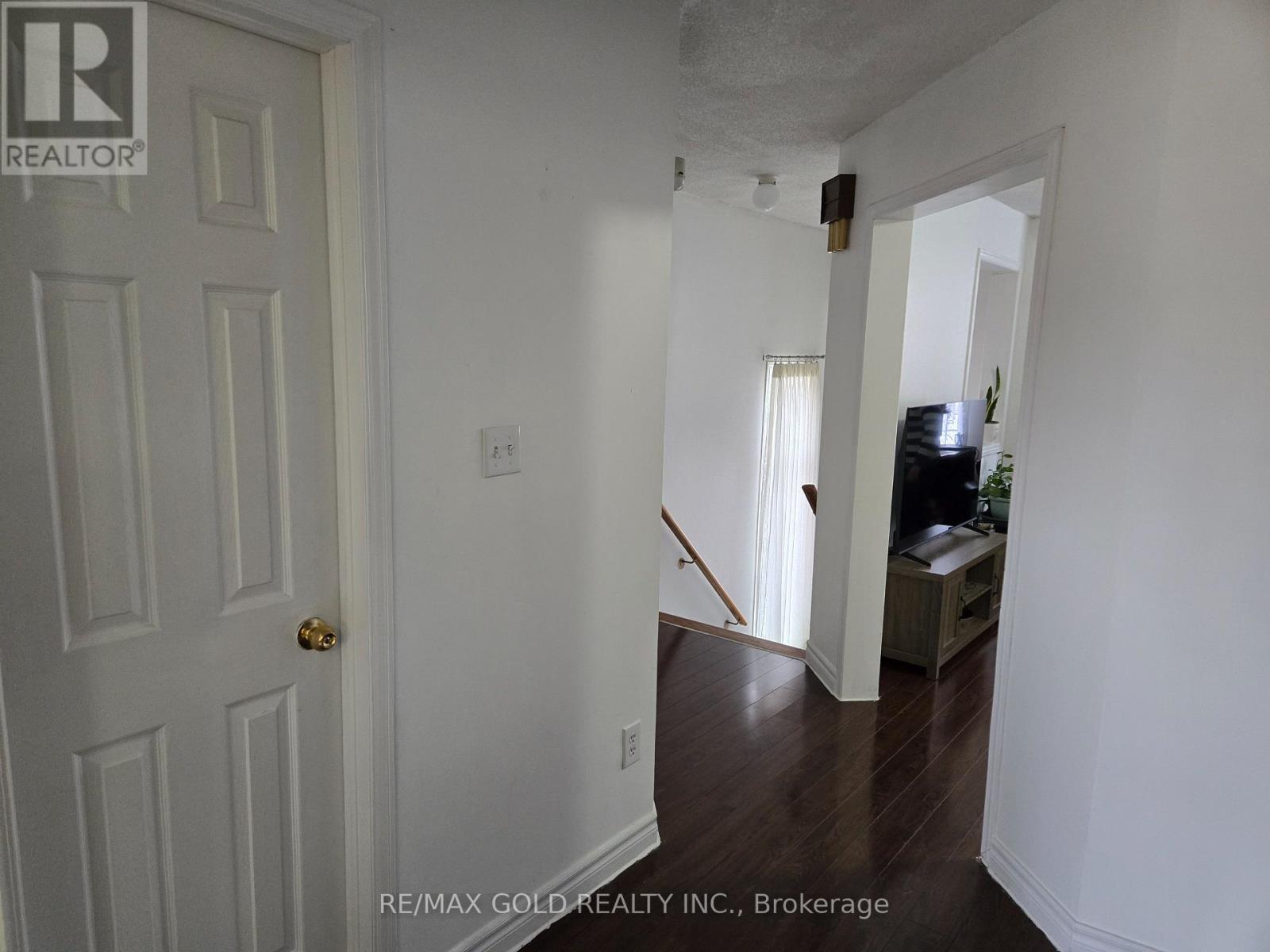 14 Domenico Crescent, Brampton, Ontario  L6P 1H5 - Photo 4 - W12678206