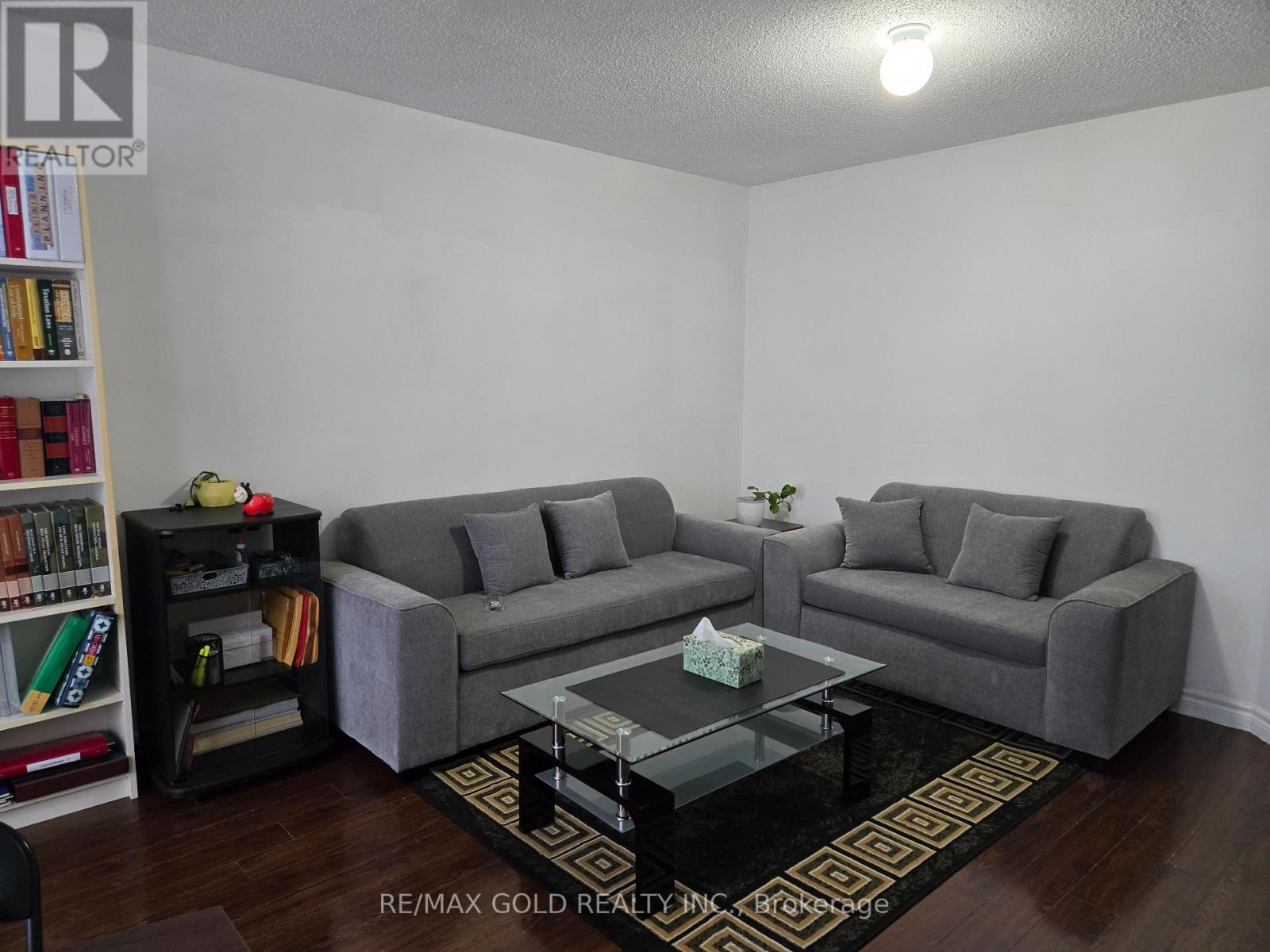 14 Domenico Crescent, Brampton, Ontario  L6P 1H5 - Photo 5 - W12678206