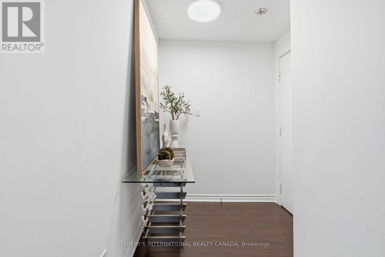 1210 - 5229 Dundas Street W, Toronto, Ontario  M9B 6L9 - Photo 4 - W12678208