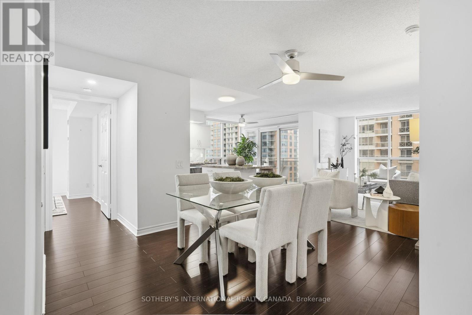 1210 - 5229 Dundas Street W, Toronto, Ontario  M9B 6L9 - Photo 6 - W12678208