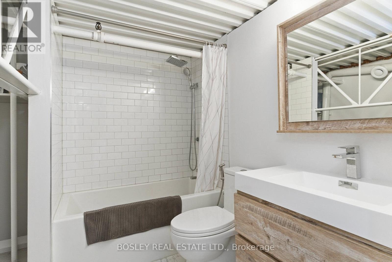 209 - 347 Sorauren Avenue, Toronto, Ontario  M6R 2G5 - Photo 16 - W12678222