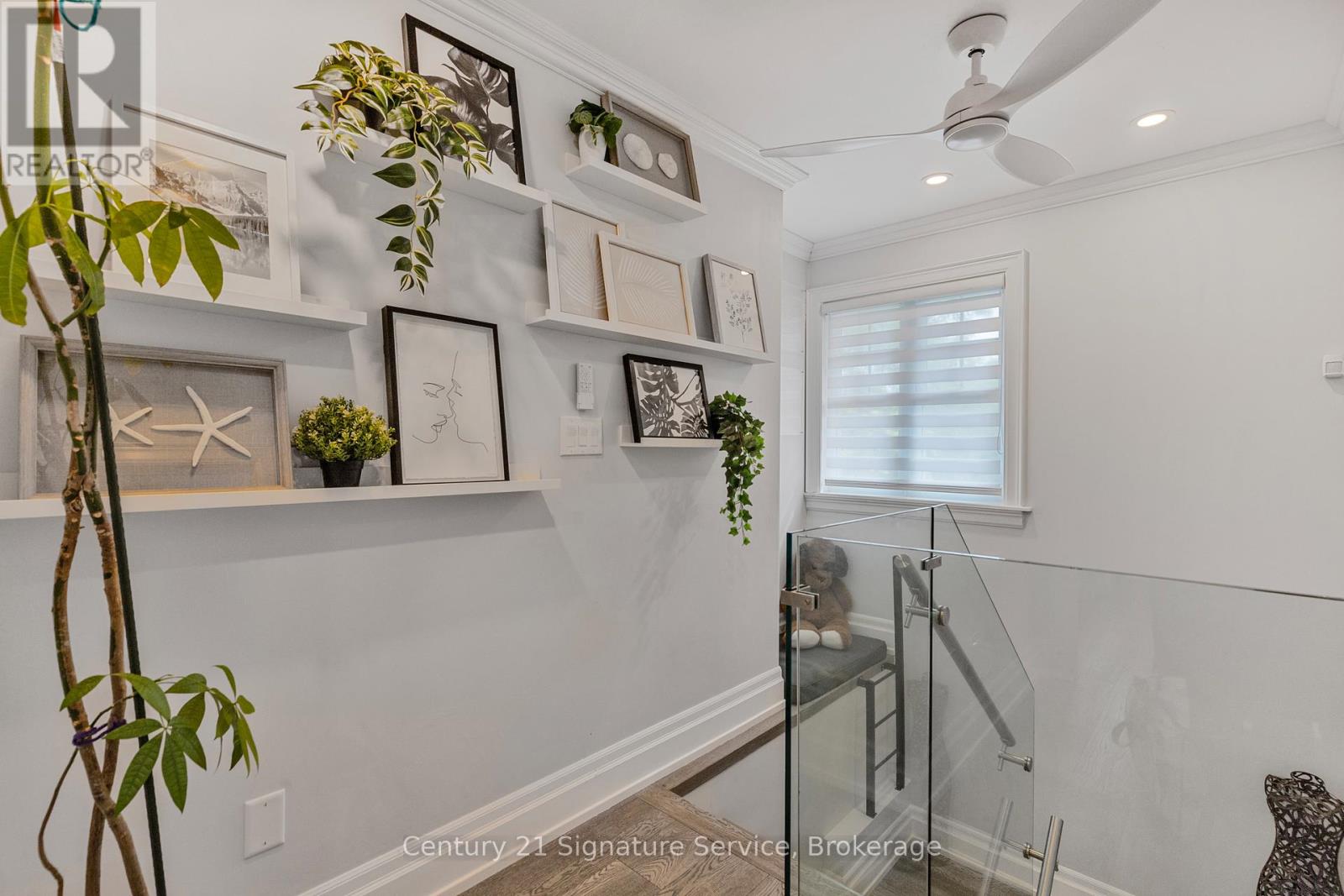 33 Mcintosh Avenue, Toronto, Ontario  M8Y 3E1 - Photo 11 - W12678228