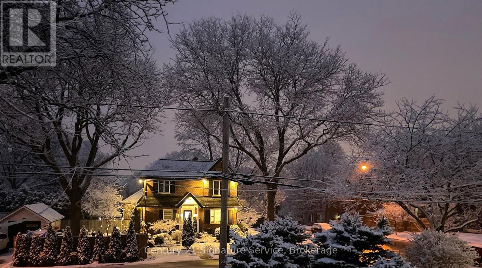 33 Mcintosh Avenue, Toronto, Ontario  M8Y 3E1 - Photo 28 - W12678228