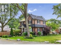 33 MCINTOSH AVENUE, Toronto, Ontario