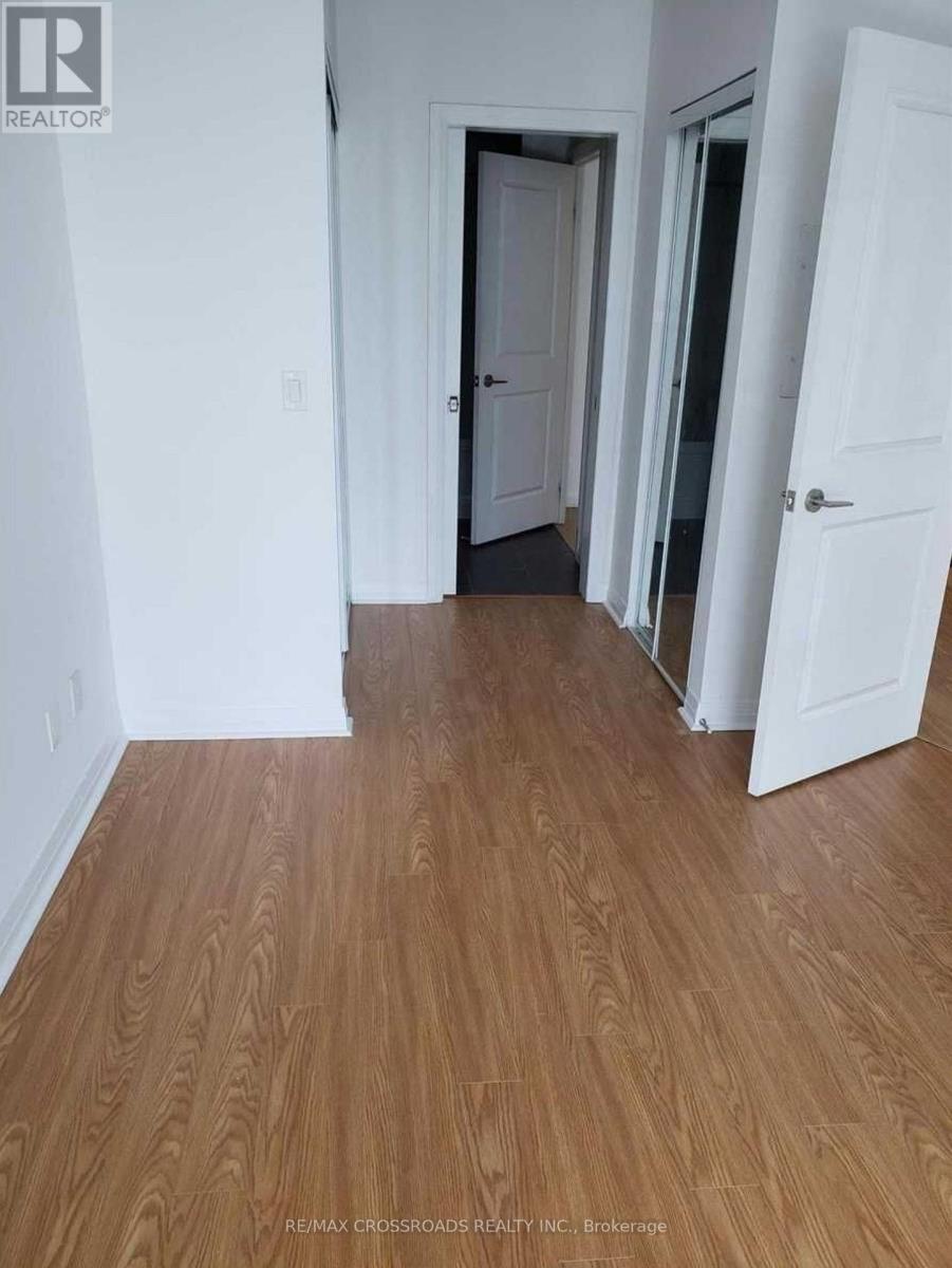 808 - 55 Eglinton Avenue W, Mississauga, Ontario  L5R 0E5 - Photo 2 - W12678250