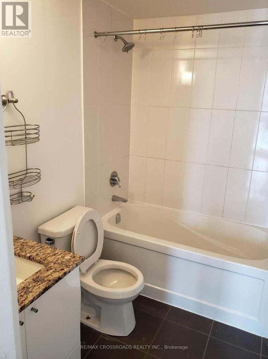 808 - 55 Eglinton Avenue W, Mississauga, Ontario  L5R 0E5 - Photo 3 - W12678250