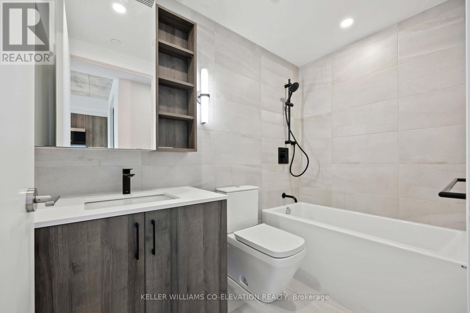 622 - 689 The Queensway Street, Toronto, Ontario  M8Y 1L1 - Photo 5 - W12678254