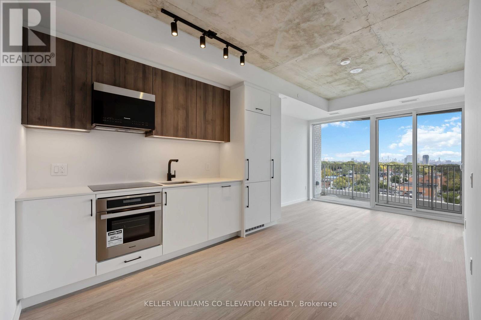 622 - 689 The Queensway Street, Toronto, Ontario  M8Y 1L1 - Photo 8 - W12678254