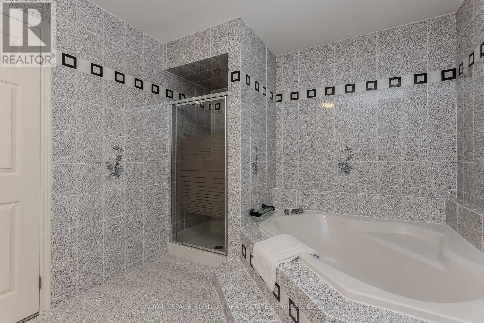 460 Hedgerow Lane, Oakville, Ontario  L6H 4V8 - Photo 27 - W12678260