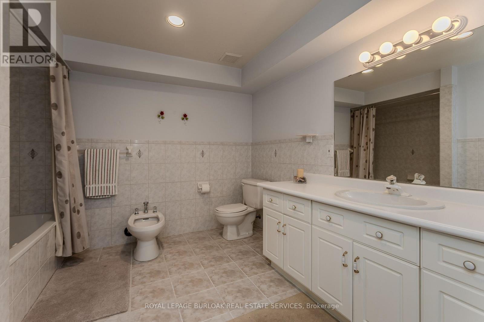 460 Hedgerow Lane, Oakville, Ontario  L6H 4V8 - Photo 40 - W12678260