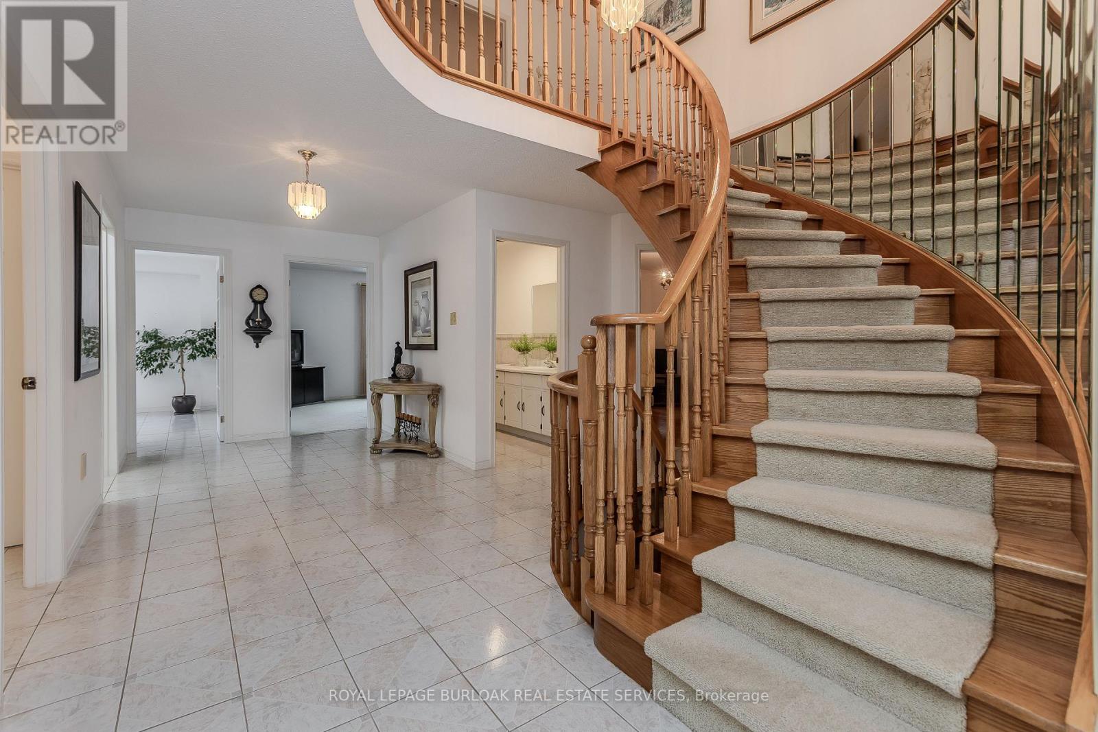 460 Hedgerow Lane, Oakville, Ontario  L6H 4V8 - Photo 5 - W12678260