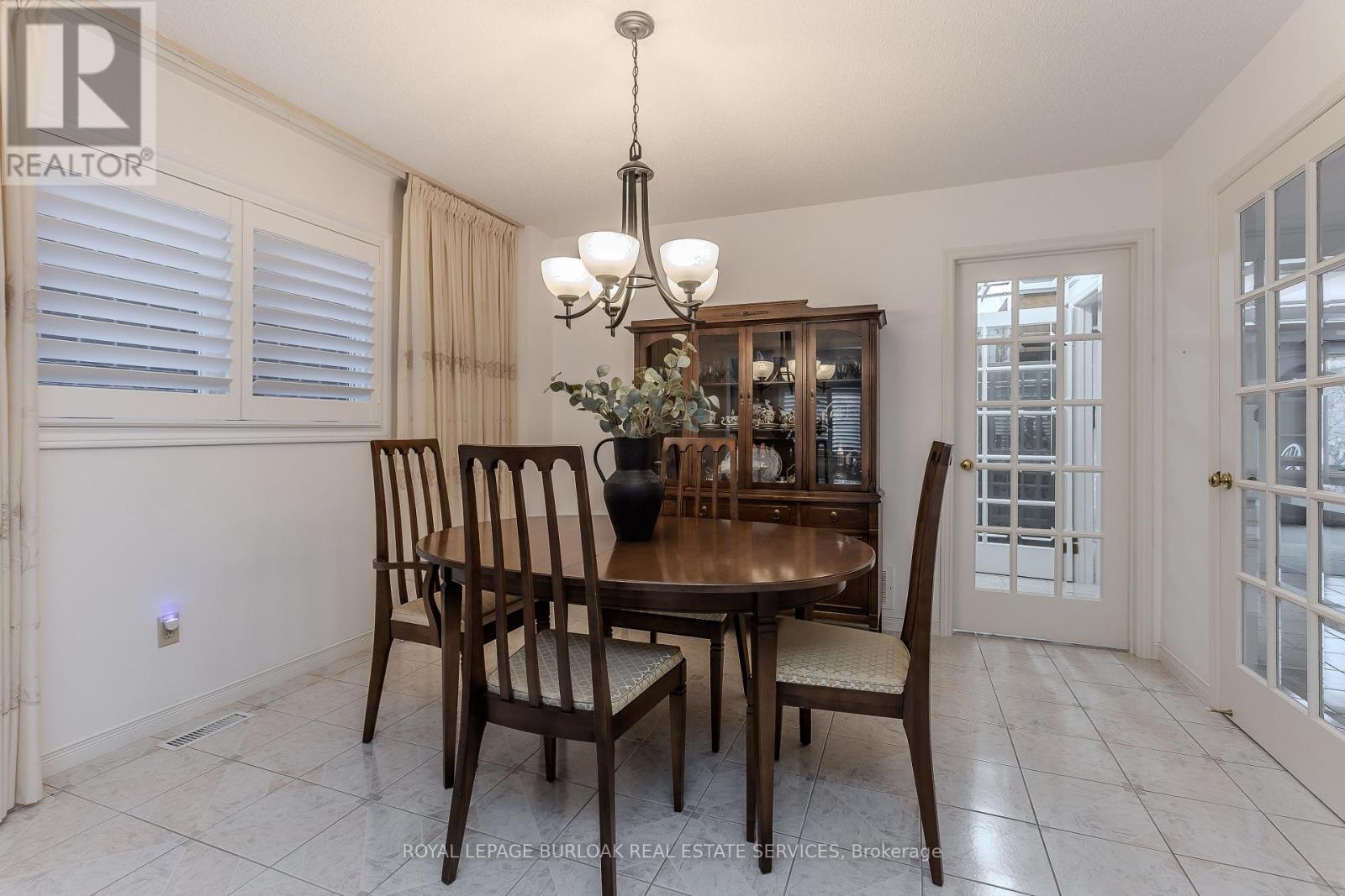 460 Hedgerow Lane, Oakville, Ontario  L6H 4V8 - Photo 9 - W12678260