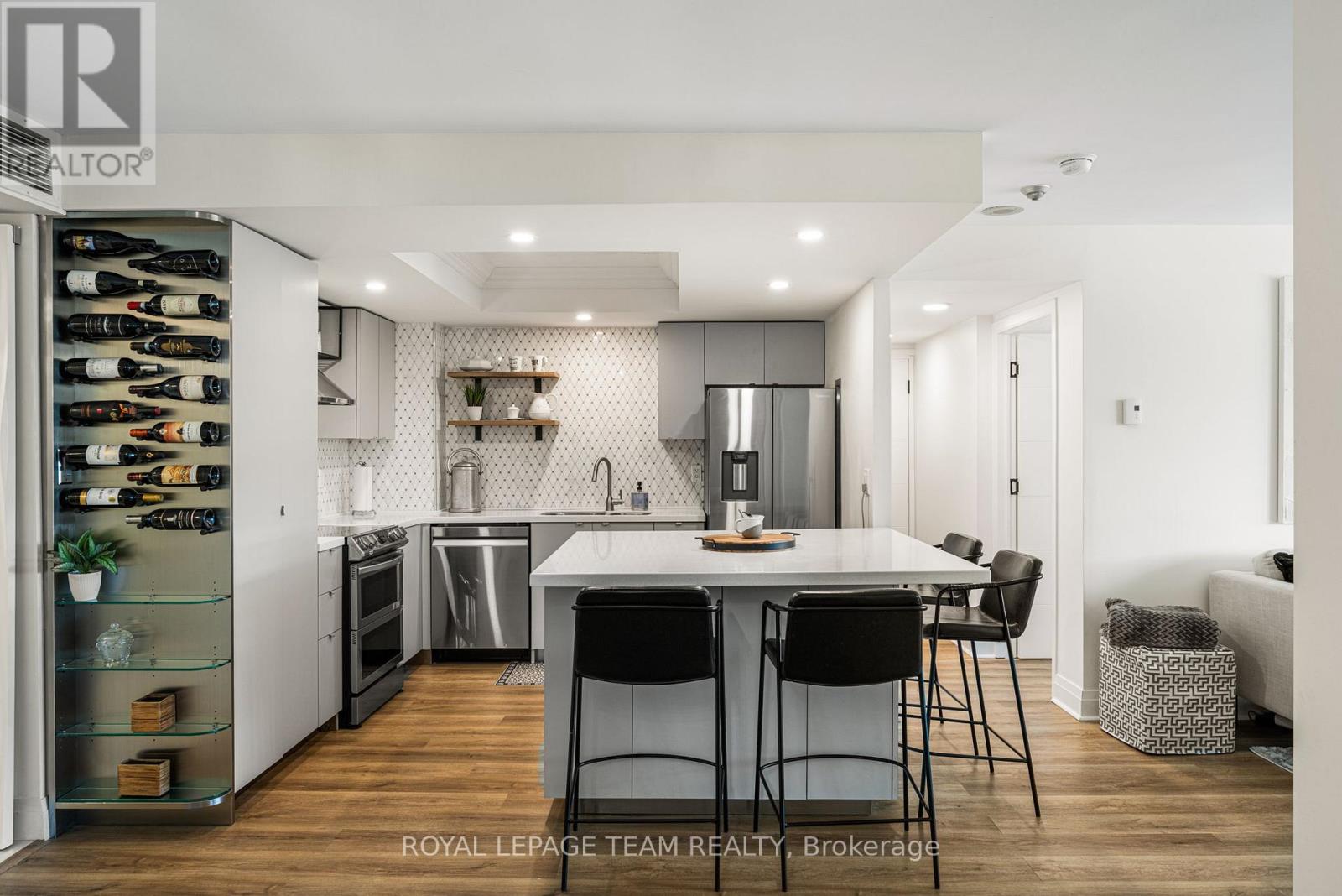 401 - 1510 Riverside Drive, Ottawa, Ontario  K1G 4X5 - Photo 8 - X12468733