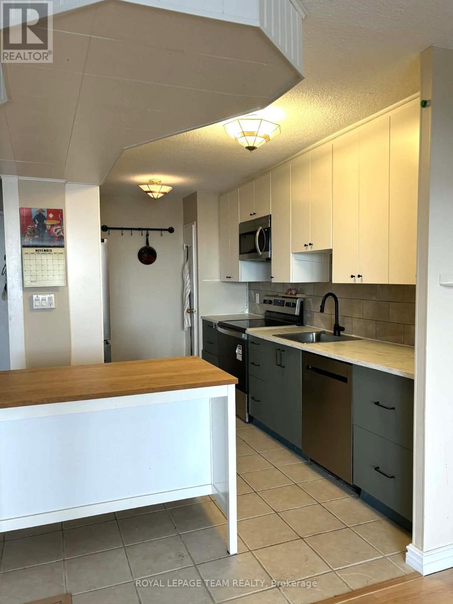 1009 - 1785 Frobisher Drive, Ottawa, Ontario  K1G 3T7 - Photo 7 - X12576382