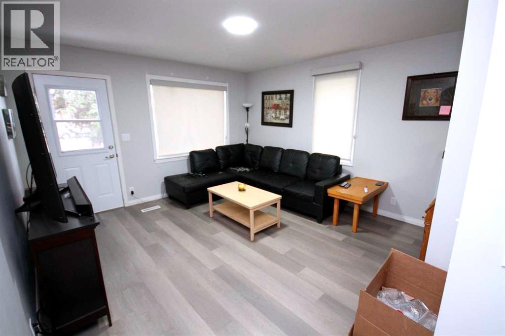 5620 54 Street, Taber, Alberta  T1G 1L5 - Photo 3 - A2271215