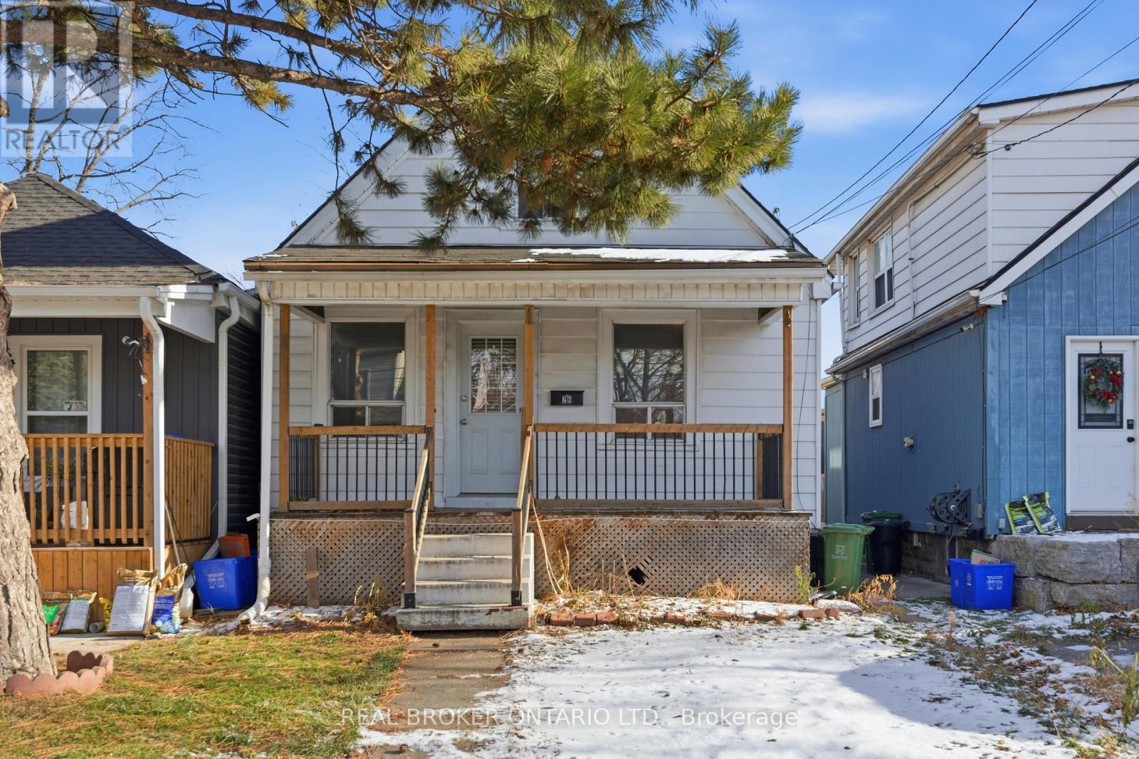 26 Bayfield Avenue, Hamilton, Ontario  L8H 3M4 - Photo 2 - X12678216