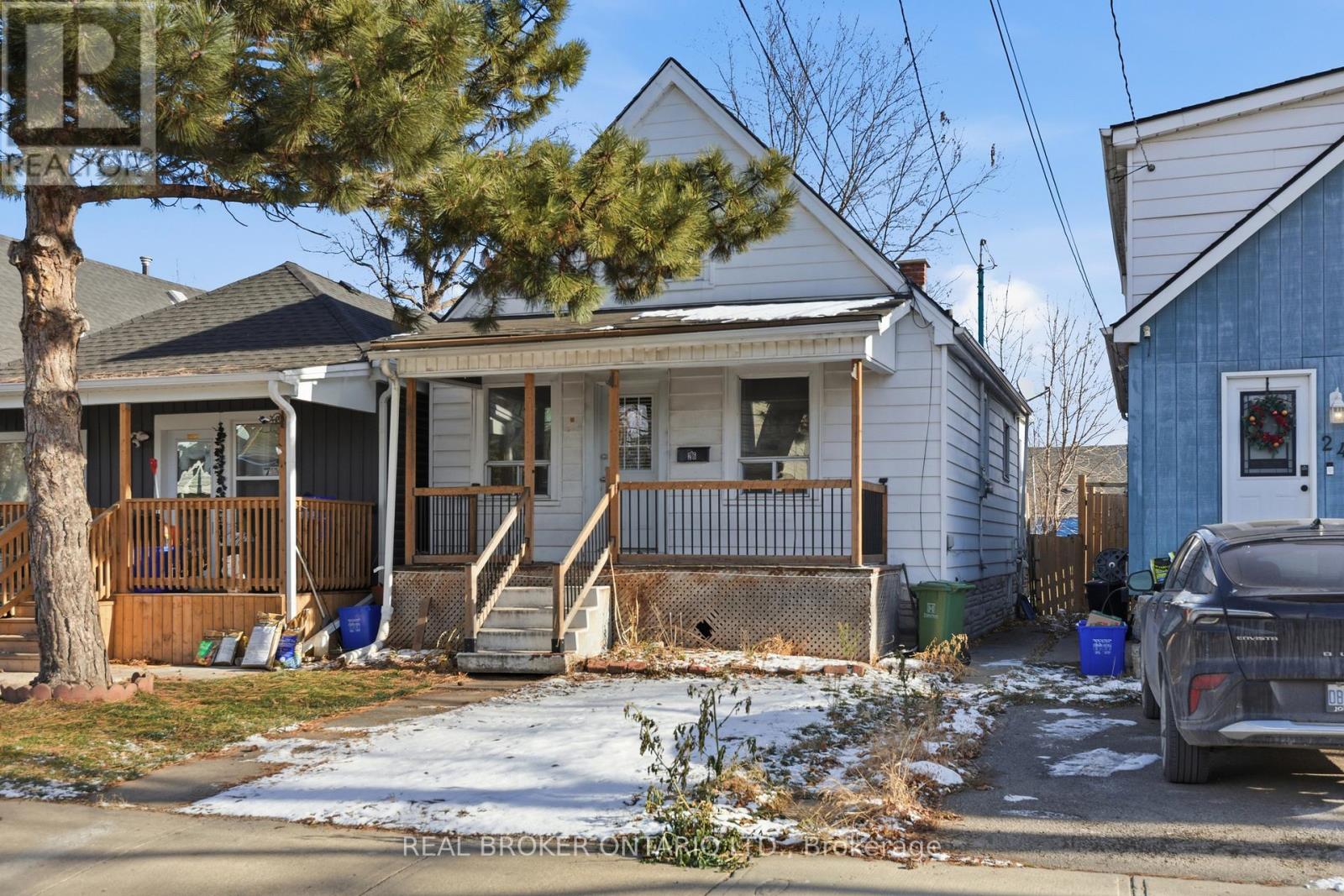 26 Bayfield Avenue, Hamilton, Ontario  L8H 3M4 - Photo 3 - X12678216
