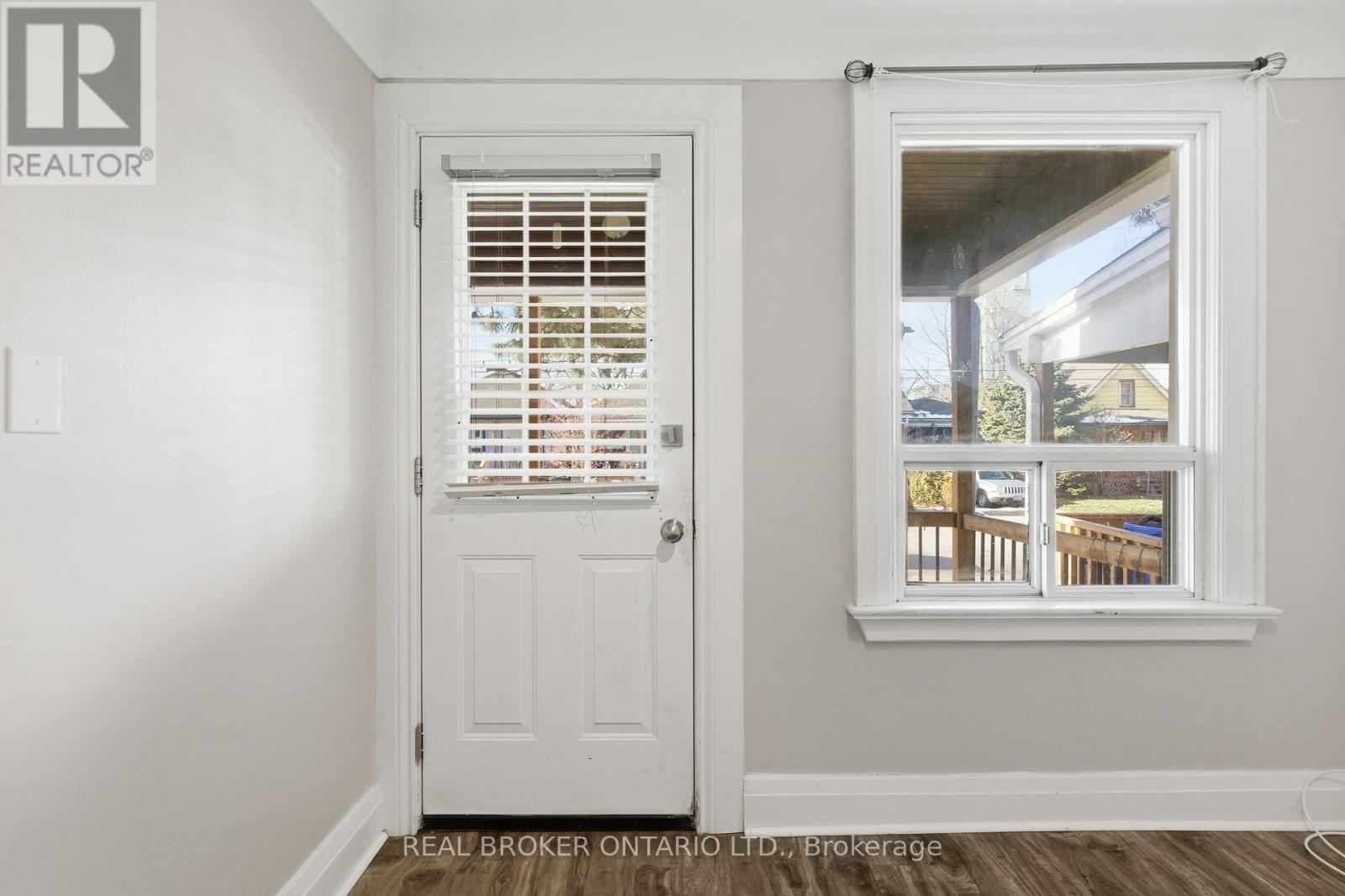 26 Bayfield Avenue, Hamilton, Ontario  L8H 3M4 - Photo 6 - X12678216