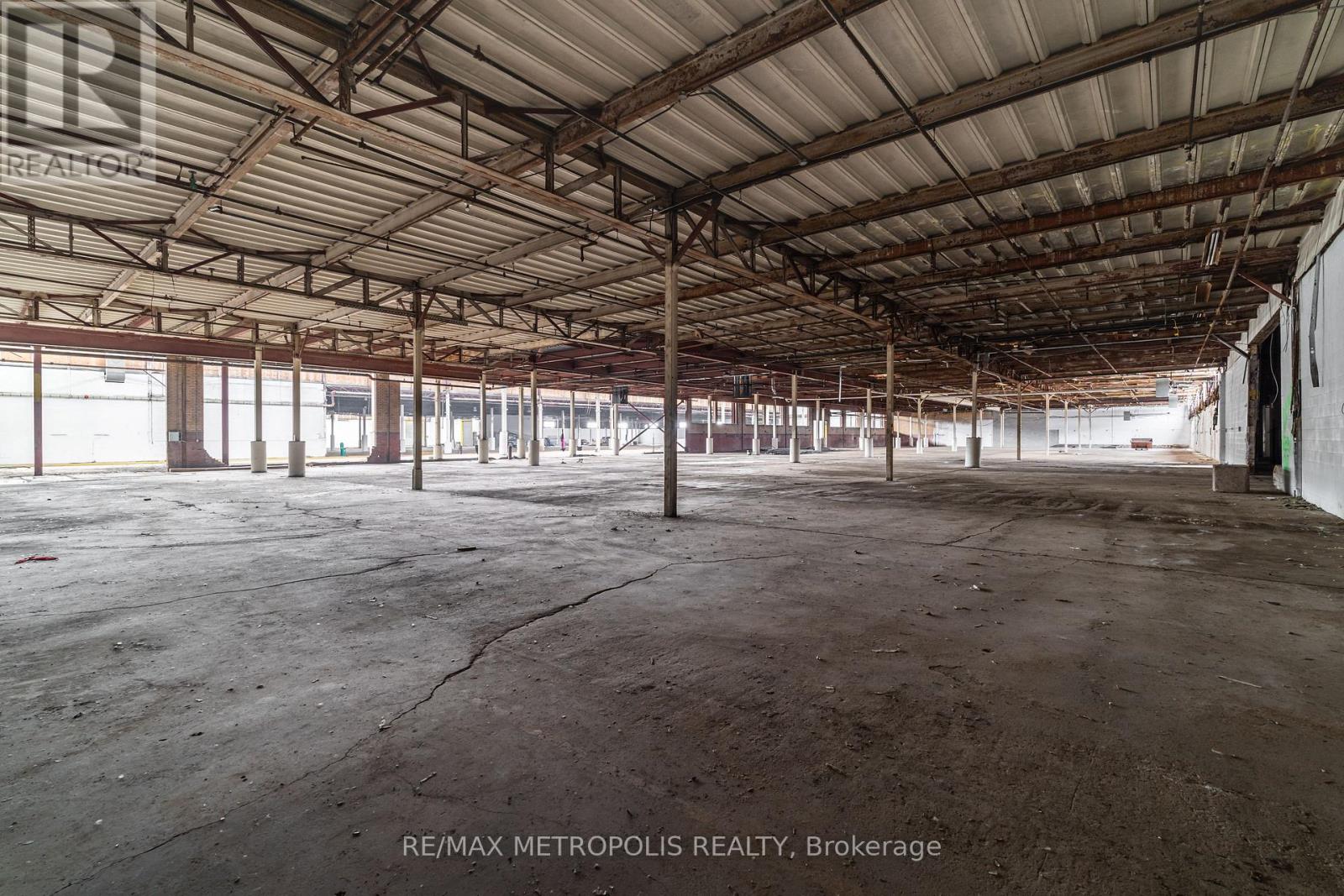 5881 Thorold Stone Road, Niagara Falls, Ontario  L2J 1A1 - Photo 4 - X12678270