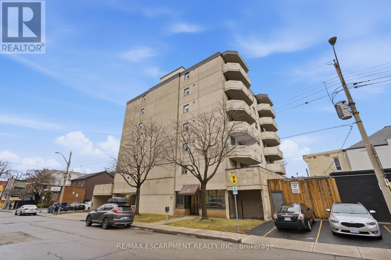 601 - 21 East Avenue, Hamilton, Ontario L8N 2T3 - Photo 2 - X12678302