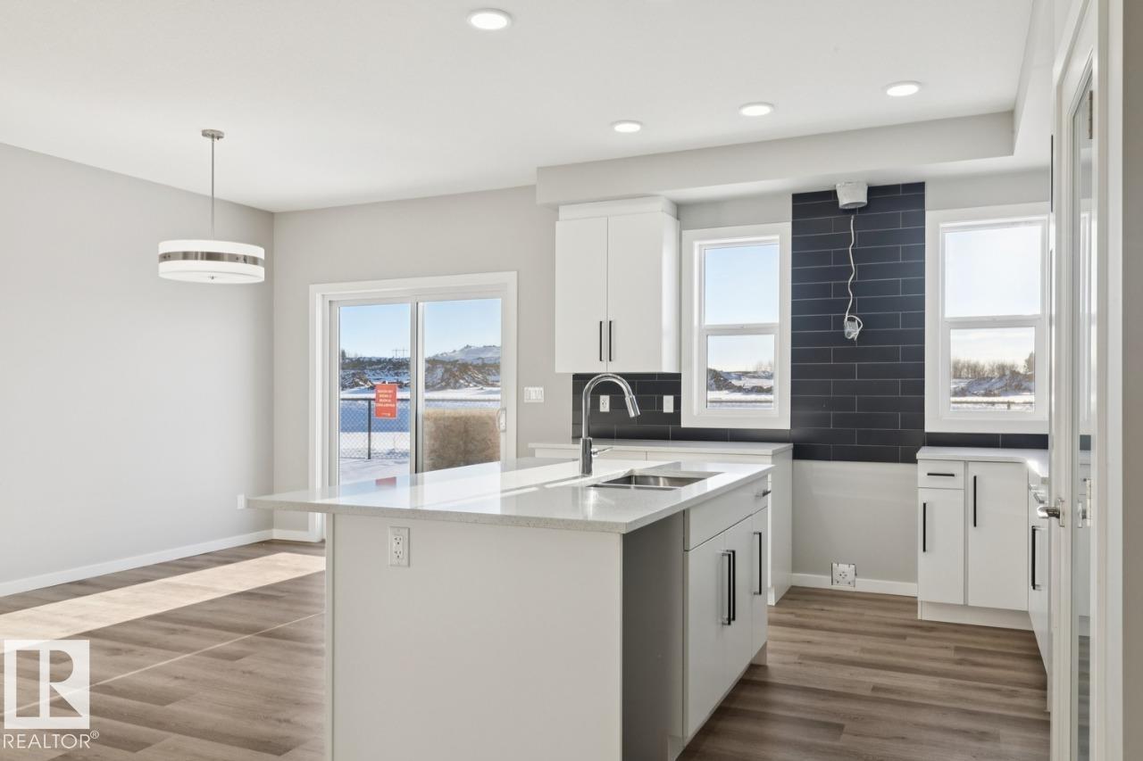 2647 5 Av Sw, Edmonton, Alberta  T6X 3H9 - Photo 13 - E4469449