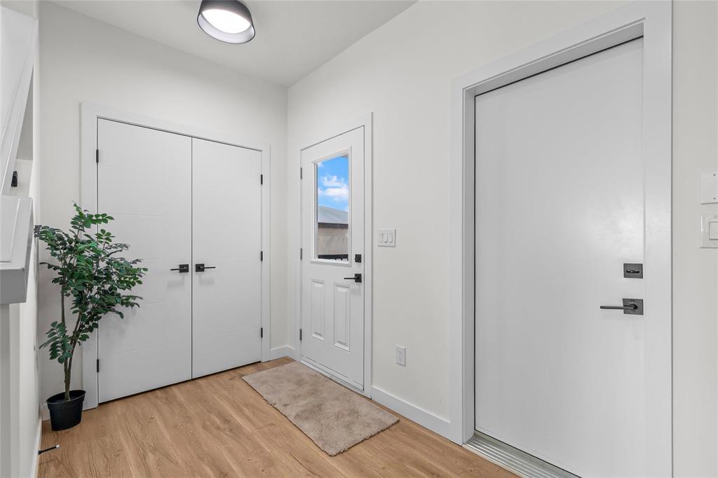 325 Numeracy Lane, Winnipeg, Manitoba  R2P 3A6 - Photo 2 - 202600547