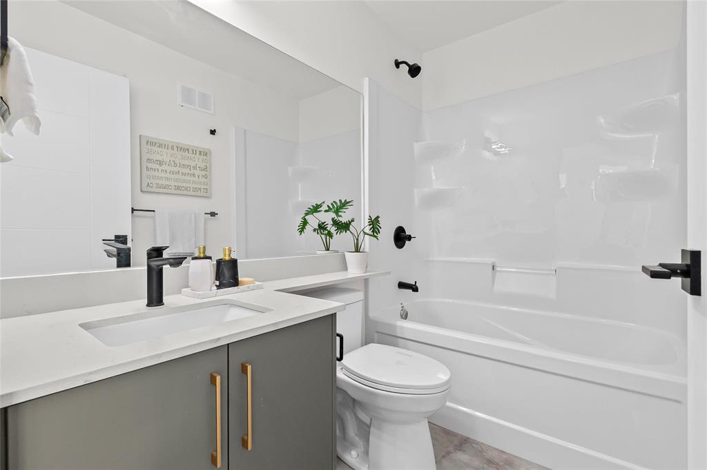 325 Numeracy Lane, Winnipeg, Manitoba  R2P 3A6 - Photo 21 - 202600547