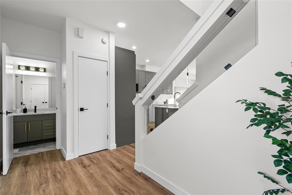 325 Numeracy Lane, Winnipeg, Manitoba  R2P 3A6 - Photo 3 - 202600547