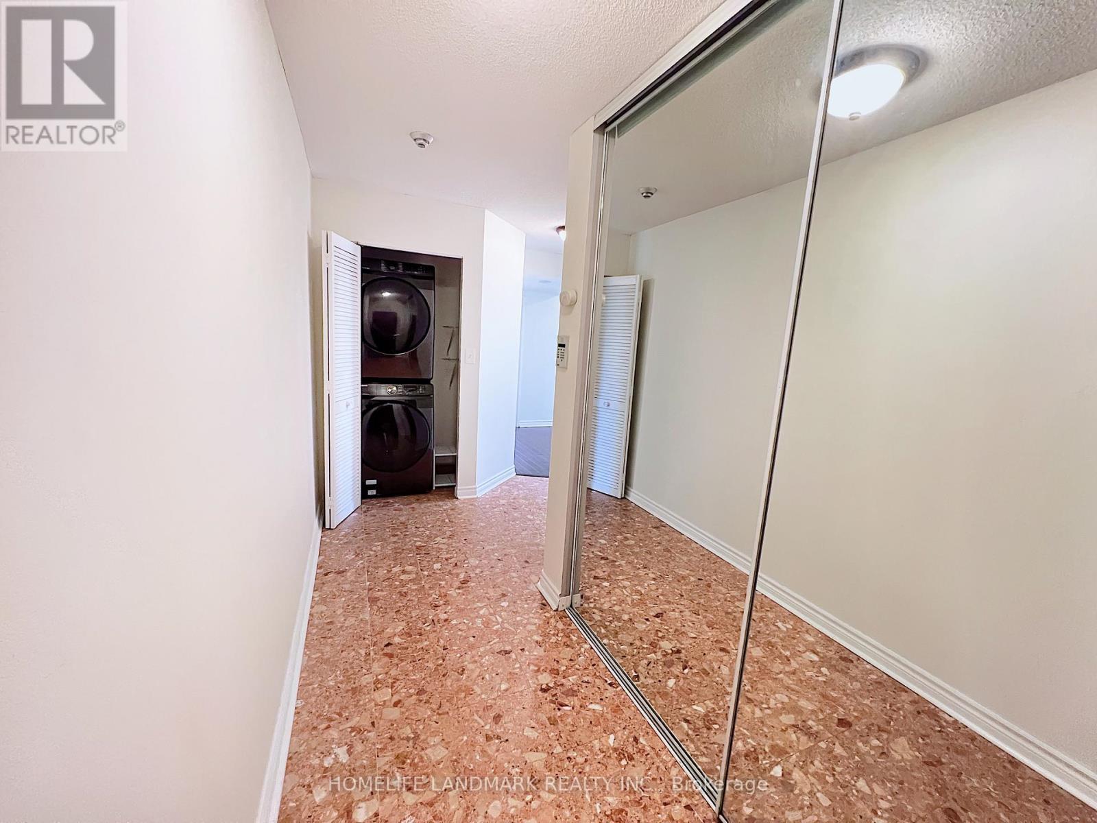 407 - 18 Hillcrest Avenue, Toronto, Ontario  M2N 6T5 - Photo 5 - C12596860