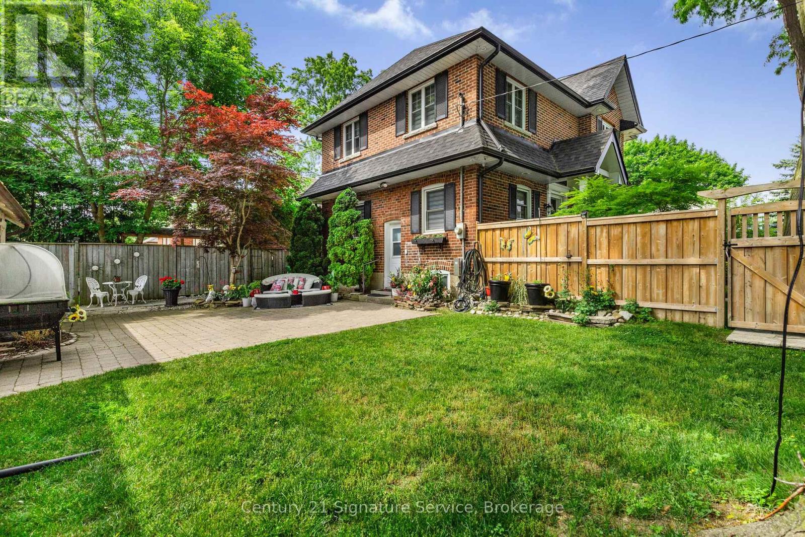 33 Mcintosh Avenue, Toronto, Ontario  M8Y 3E1 - Photo 22 - W12678228