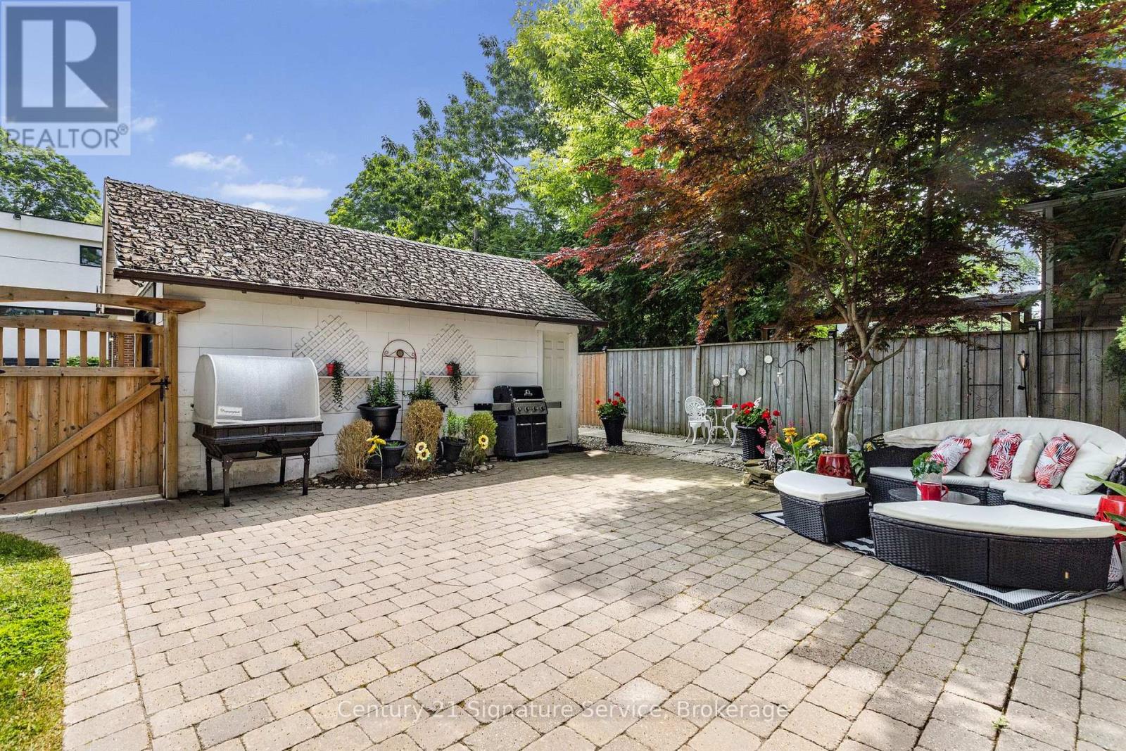 33 Mcintosh Avenue, Toronto, Ontario  M8Y 3E1 - Photo 23 - W12678228