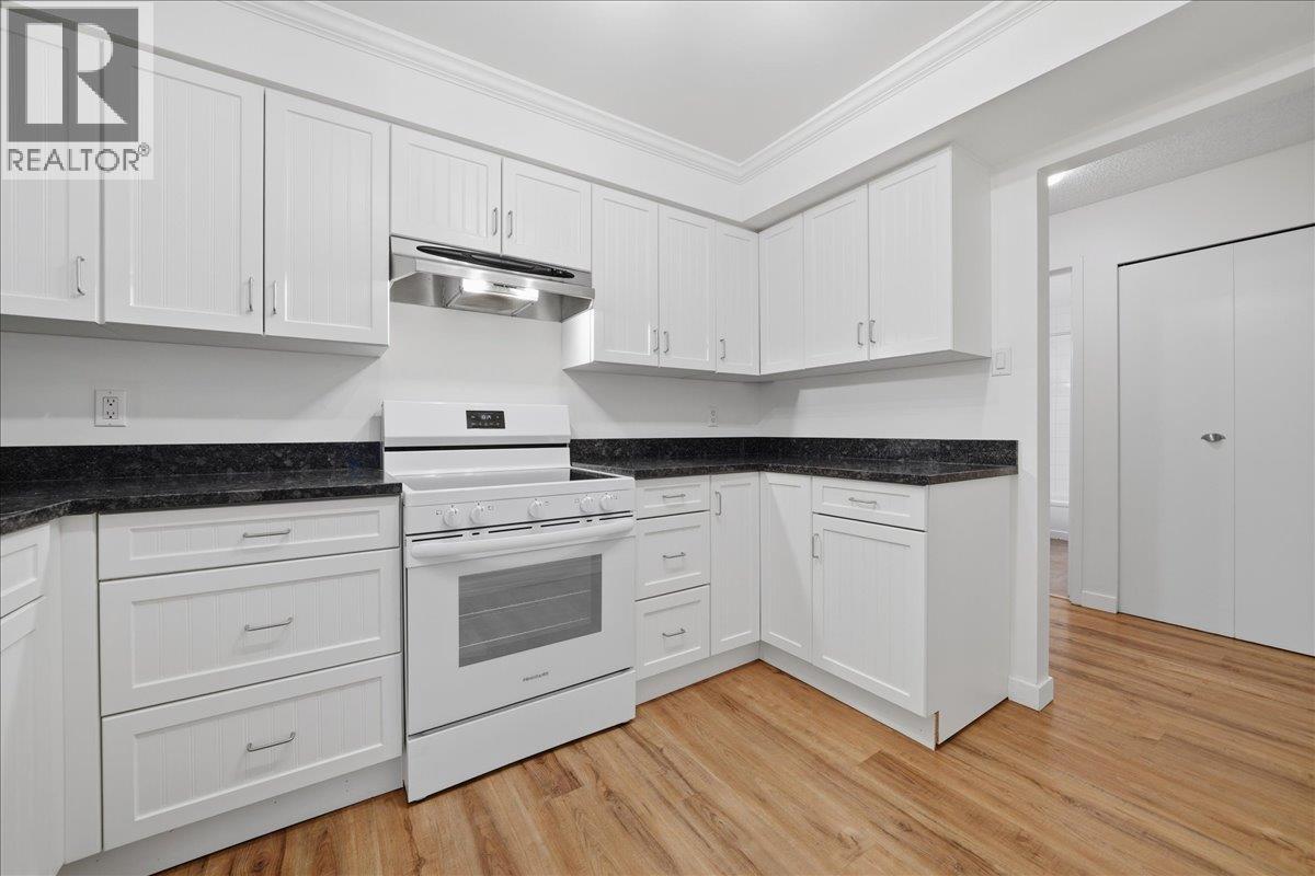 Ph 406 1340 Duchess Avenue, West Vancouver, British Columbia  V7T 1H6 - Photo 6 - R3066031