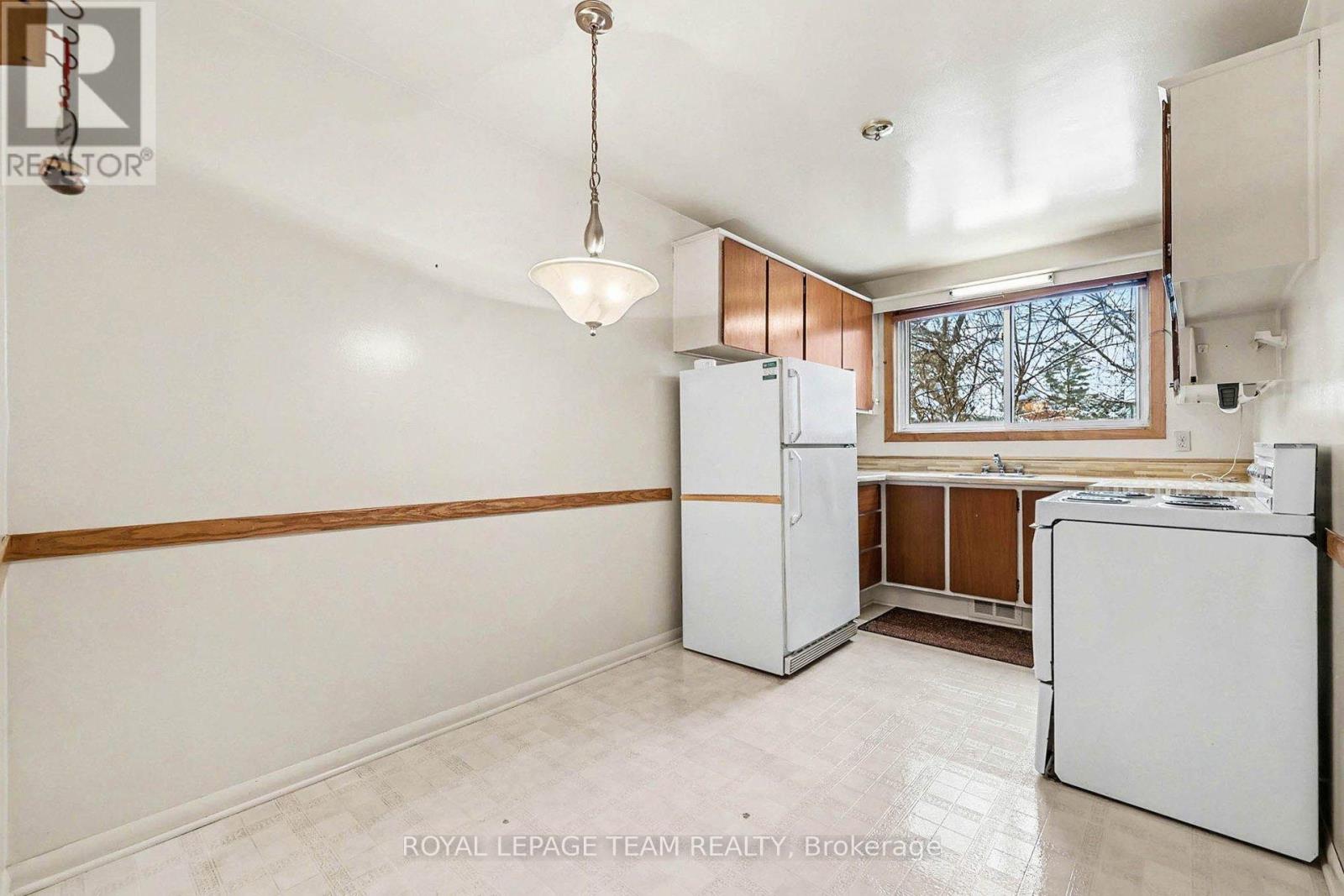 906 Ivanhoe Avenue, Ottawa, Ontario  K2B 5S5 - Photo 13 - X12678438