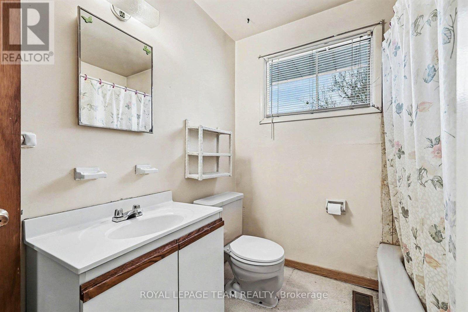 906 Ivanhoe Avenue, Ottawa, Ontario  K2B 5S5 - Photo 24 - X12678438