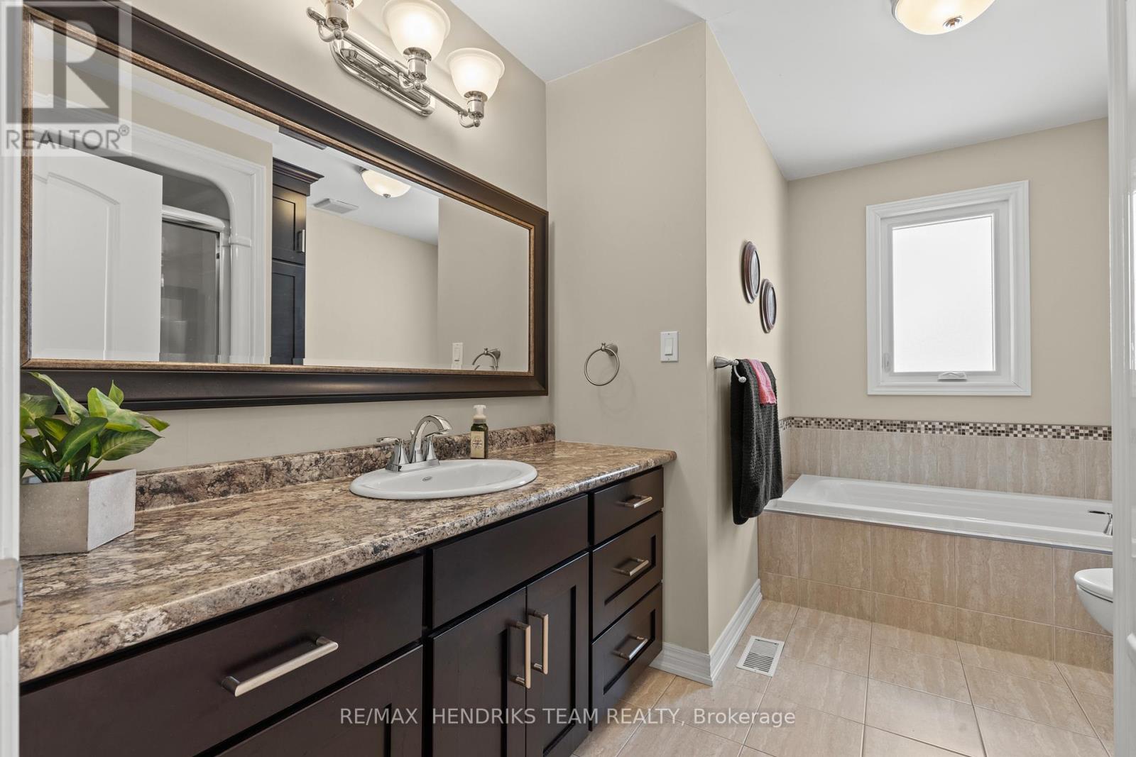 643 Line 7 Road, Niagara-On-The-Lake, Ontario  L0S 1J0 - Photo 20 - X12678466