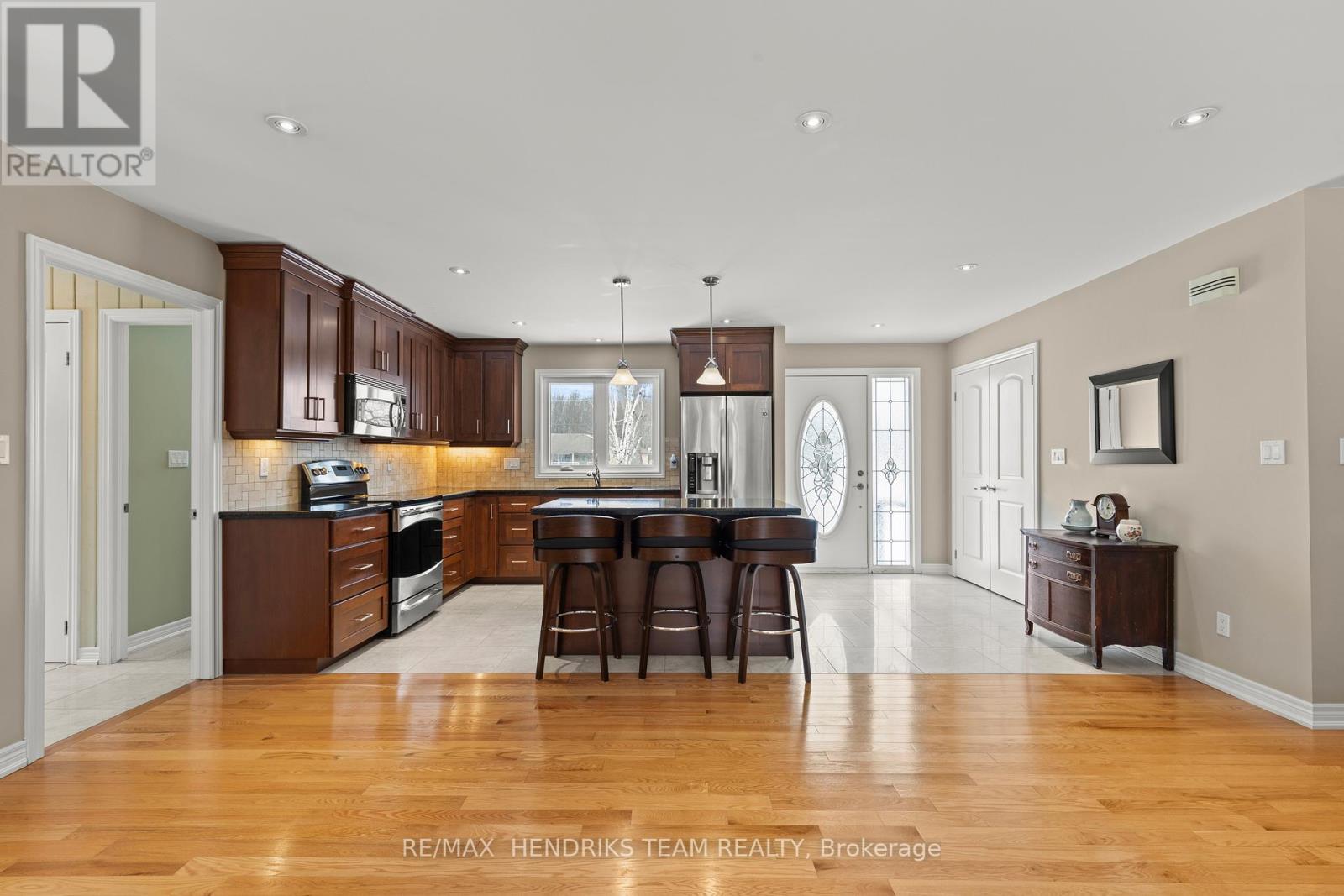 643 Line 7 Road, Niagara-On-The-Lake, Ontario  L0S 1J0 - Photo 8 - X12678466