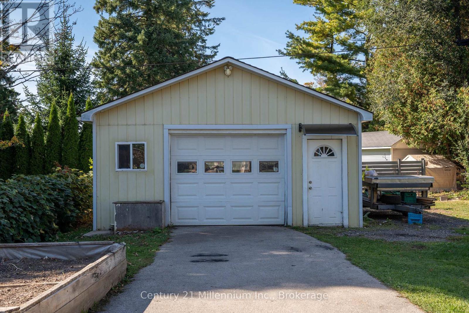 1980 6th Avenue E, Owen Sound, Ontario  N4K 2W5 - Photo 9 - X12562396