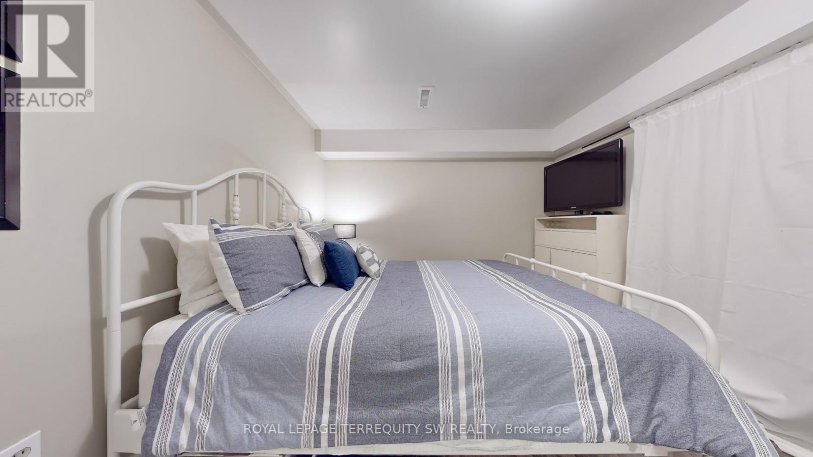 12 Newby Court, Brampton (Brampton North), Ontario  L6V 2R8 - Photo 36 - W12444199