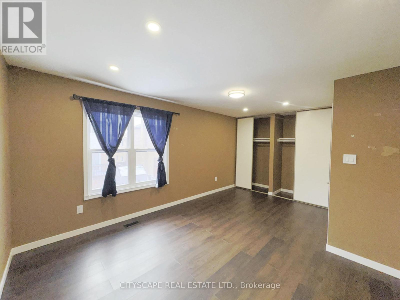 4064 Teakwood Drive, Mississauga, Ontario  L5C 3L5 - Photo 17 - W12676446