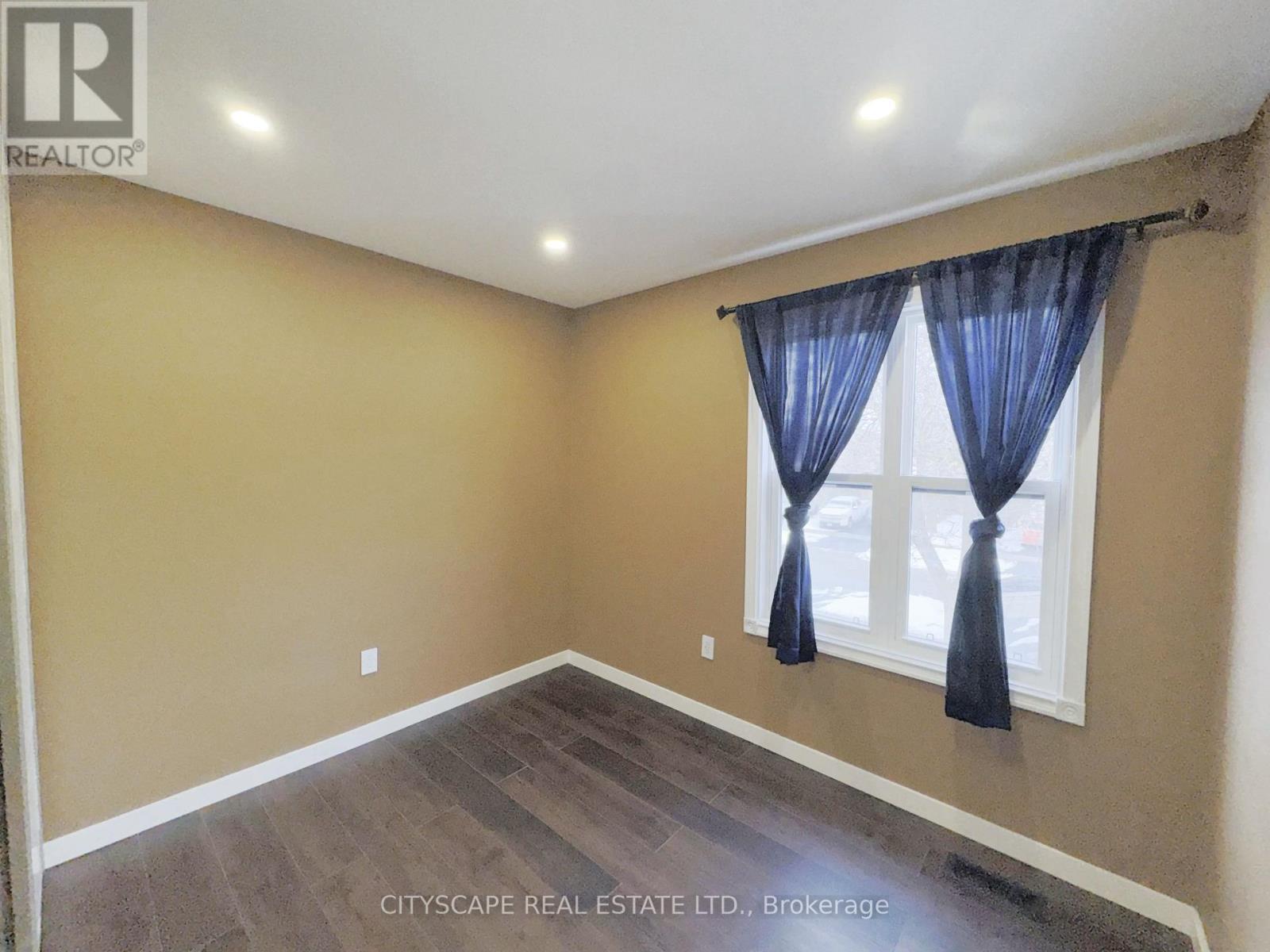 4064 Teakwood Drive, Mississauga, Ontario  L5C 3L5 - Photo 20 - W12676446