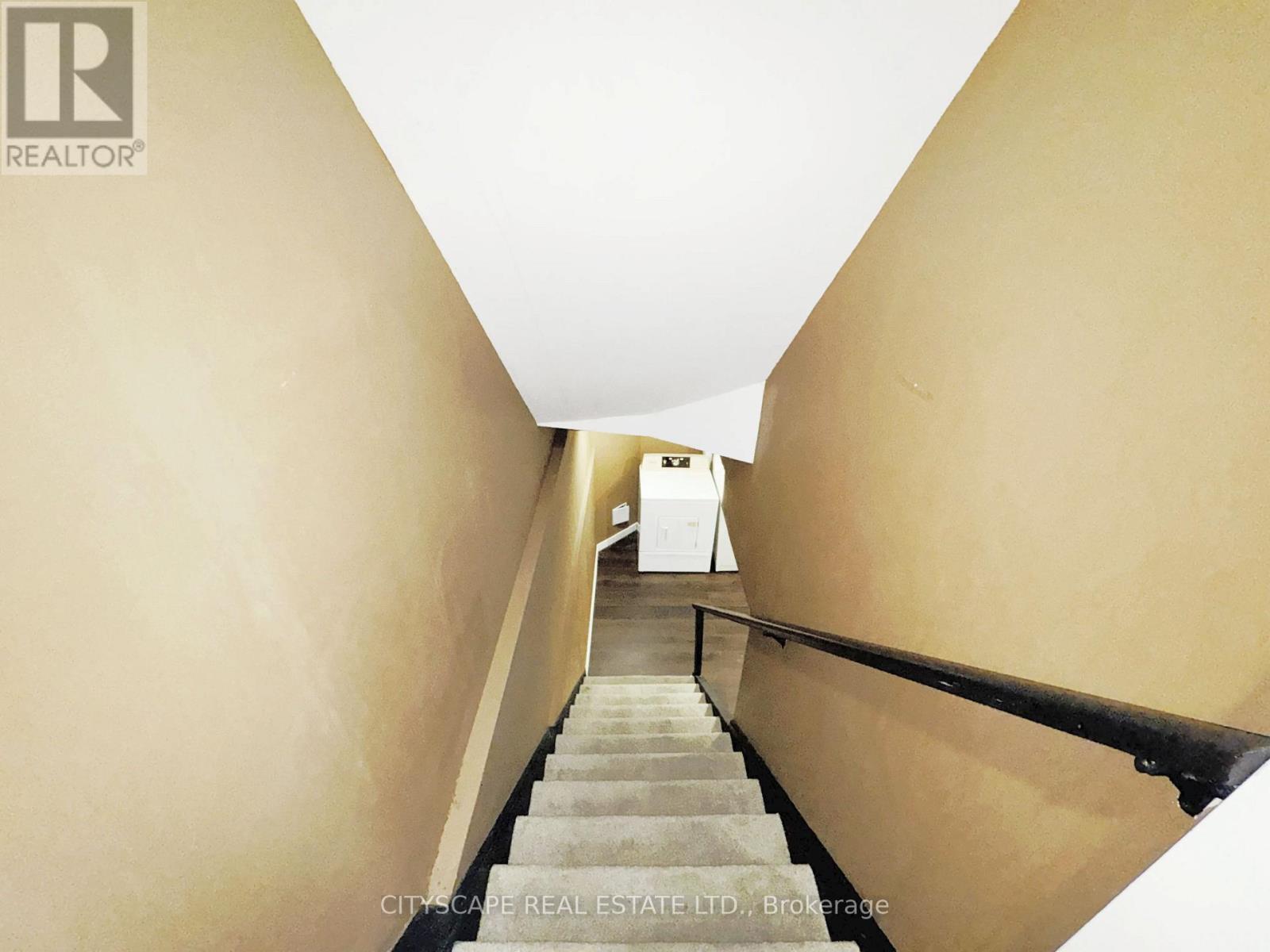 4064 Teakwood Drive, Mississauga, Ontario  L5C 3L5 - Photo 28 - W12676446