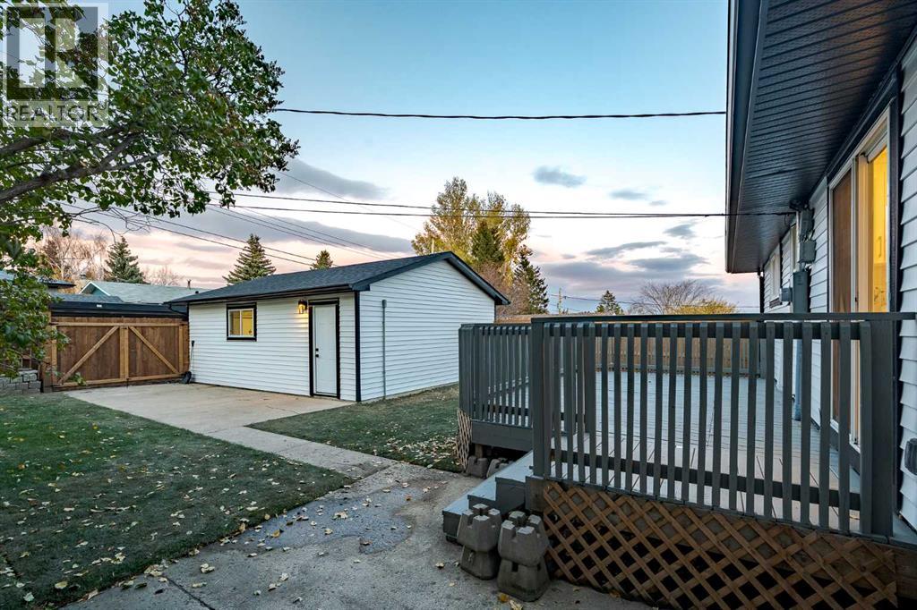 1024 Hunterston Place Nw, Calgary, Alberta  T2K 4N6 - Photo 46 - A2276613