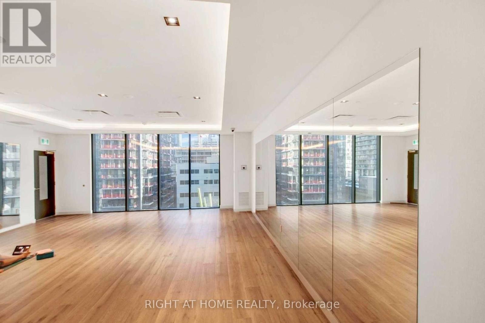 1501 - 330 Richmond Street W, Toronto, Ontario  M5V 1X2 - Photo 11 - C12678312