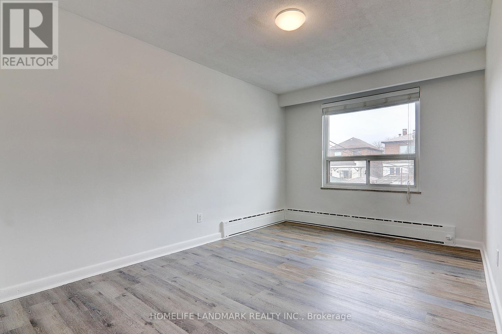 2(Upper - 8 Hanson Road, Toronto, Ontario  M6E 1T3 - Photo 17 - C12678468