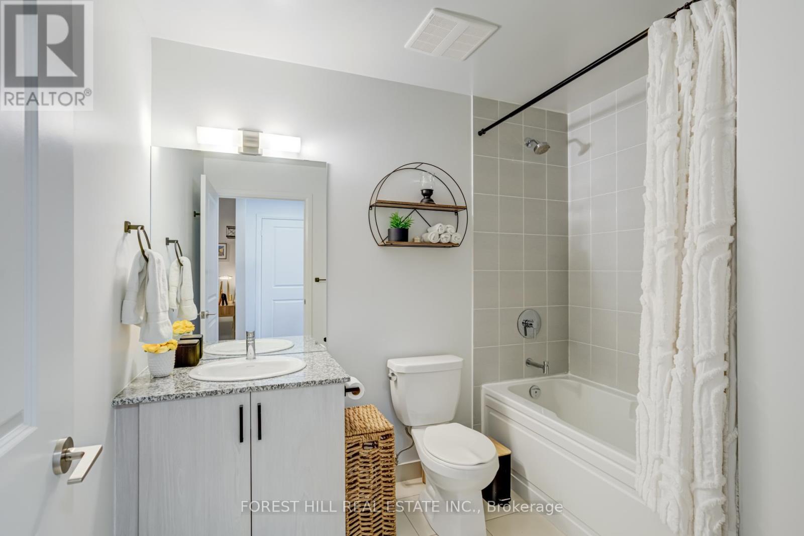 304 - 10 Meadowglen Place, Toronto, Ontario  M5G 0A8 - Photo 26 - E12678420